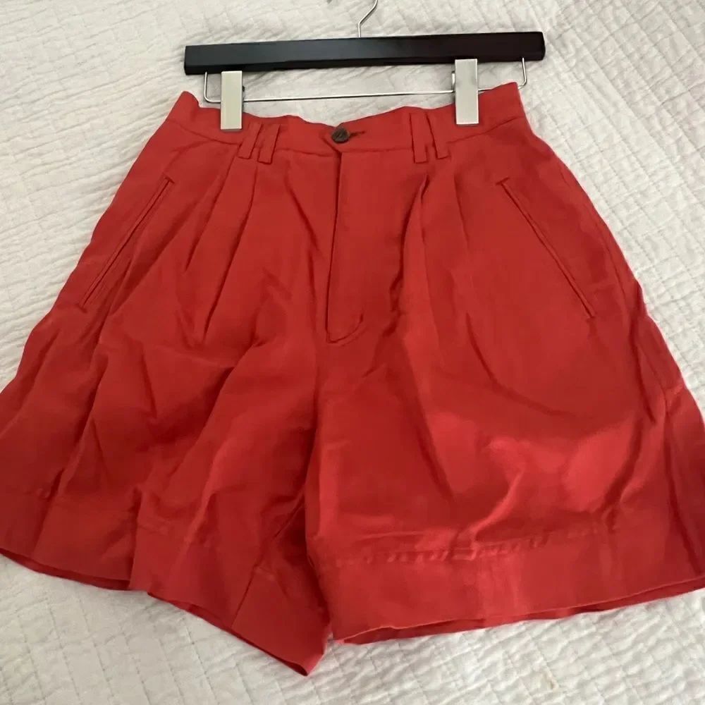 Vintage Jennifer Eden Red high waist shorts size 7/8